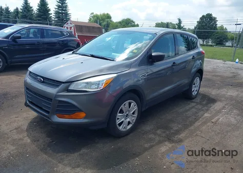 2014 Ford Escape S z USA, uszkodzony, nr VIN 1FMCU0F76EUB14716
